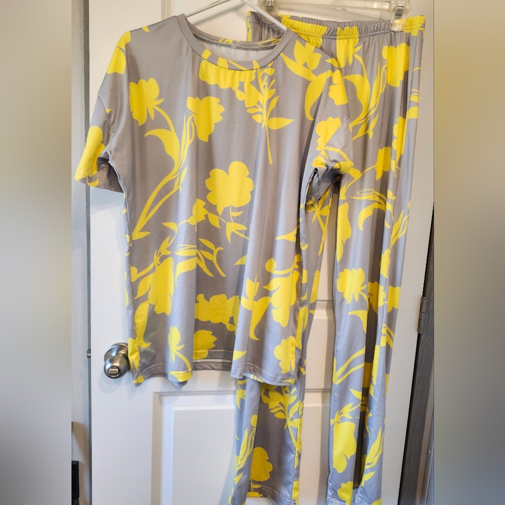 Gray and Yellow Floral Lounge Set
